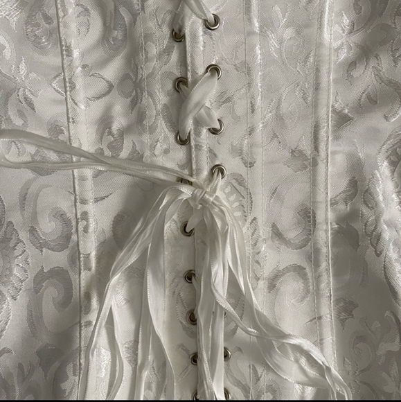 🥳 TRADED! Gorgeous White Corset - Picture 5 of 5